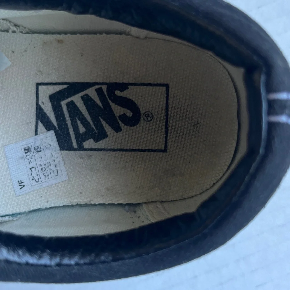 Vans Old Skool Black And White Shoes 721356 - Picture 7 of 9